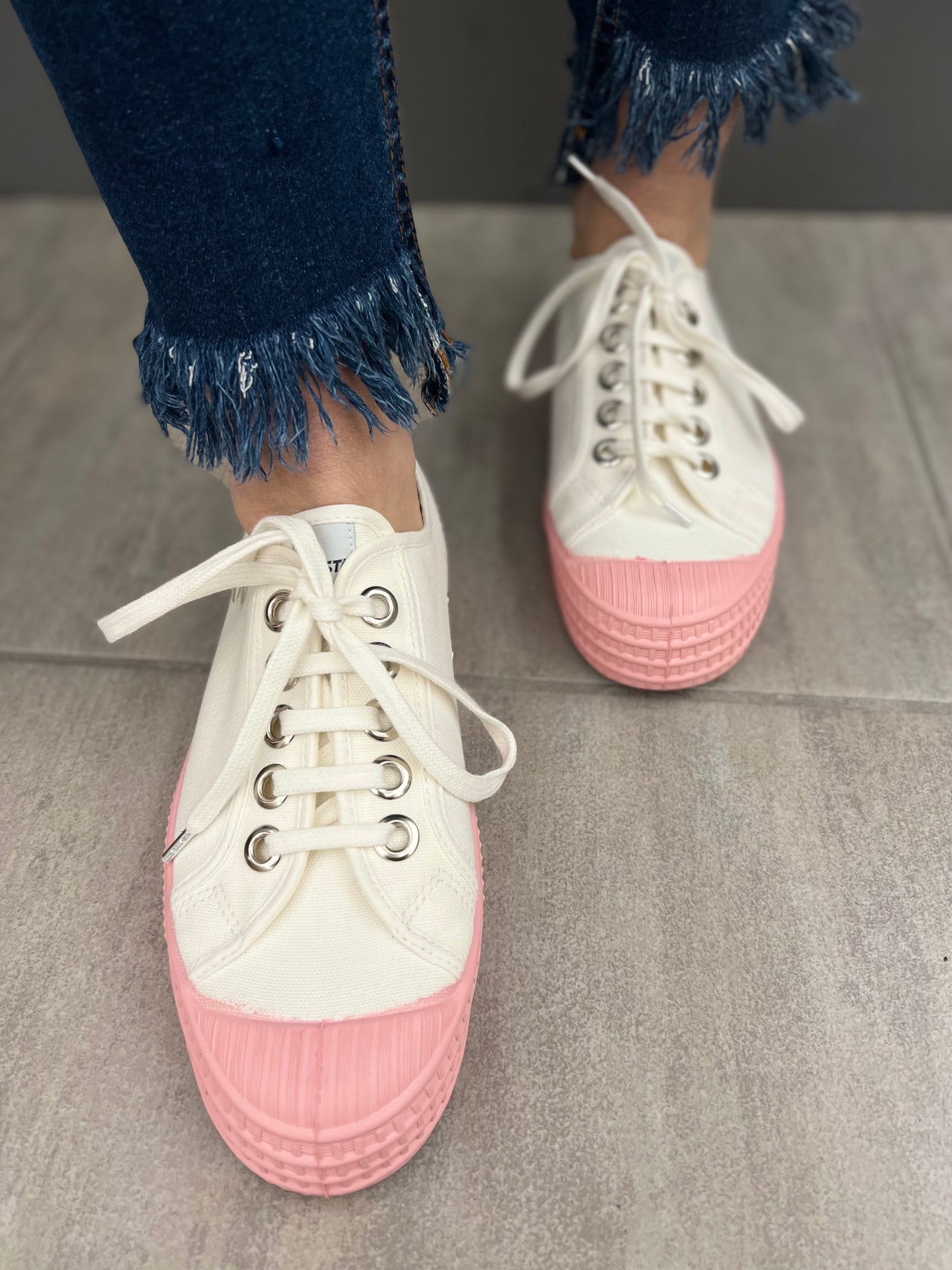 NOVE ROSA